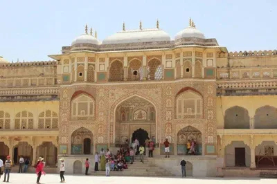 Unveiling India's Splendor: A Luxurious Golden Triangle Adventure