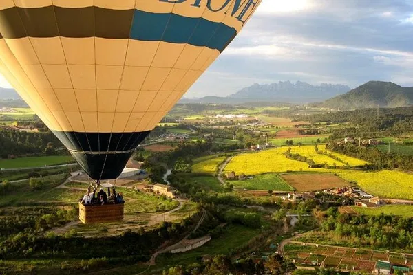 Barcelona Sky High: Hot Air Balloon & Sailing Extravaganza!
