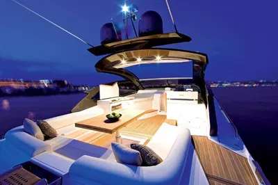 Capri & Li Galli Cruise: Yacht Tour with Snorkeling!
