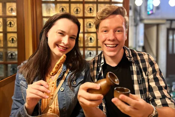 Shinjuku Food Tour: 13 Eats, 2 Drinks & Etiquette!