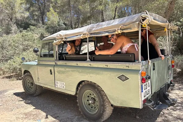 Uncover Mallorca's Hidden Gems: A Land Rover Cove Adventure
