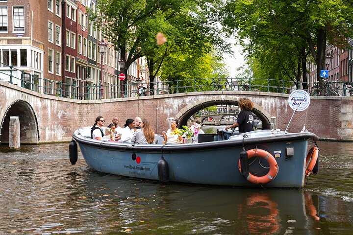 Amsterdam Canal Cruise: Pancakes & Historic Wonders