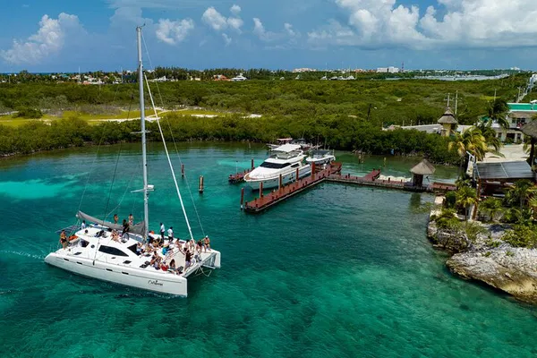 Isla Mujeres All Inclusive Catamaran: Snorkel & Beach Fun!