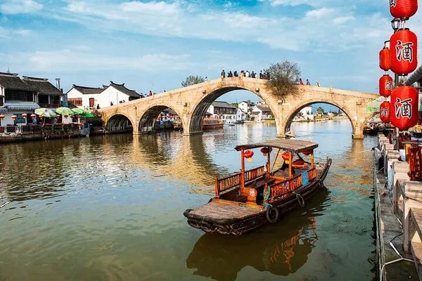 Zhujiajiao: Gondola, Lunch & Garden Escape from Shanghai