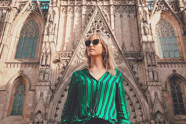Barcelona Photoshoot Tour: Capture Your Best Self!