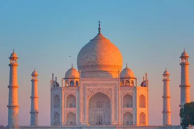 Discover Agra's Wonders: A Whirlwind Taj Mahal Day Tour from Delhi