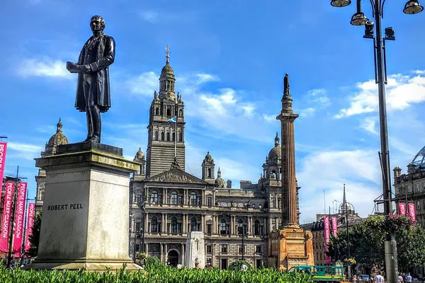 Glasgow's Must-See Private Tour: Uncover City Secrets