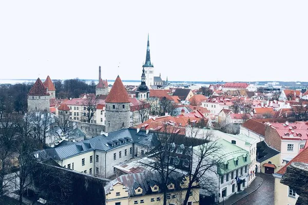 Tallinn Day Trip from Helsinki: Hotel Pick-Up & Guided Tour
