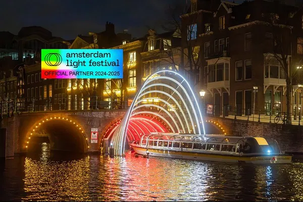 Amsterdam Light Fest Cruise: Free Hot Drink & Art!