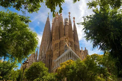 Sagrada Familia: Skip-the-Line Guided Tour