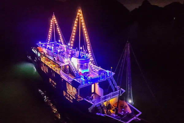 Halong Bay Party Cruise: 2-Day Oasis Adventure!