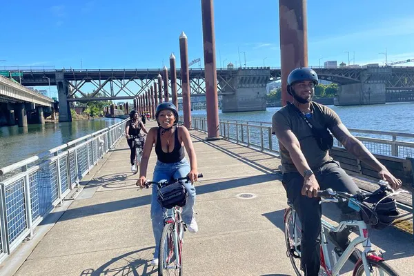 Portland's Pedal-Powered Foodie Paradise: A Culinary Bike Adventure