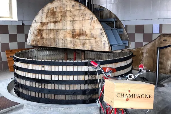 Unveiling Champagne's Secrets: A Connoisseur's Epernay Escape