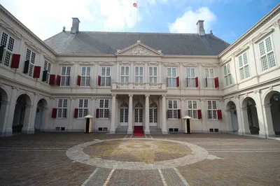 Uncover The Hague: A Personalized GPS Walking Adventure
