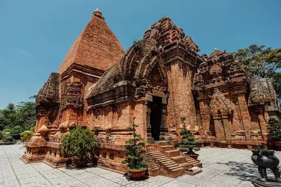 My Son Sanctuary Tour: Ancient Ruins & Local Crafts