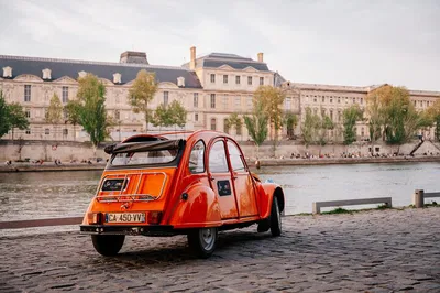 Parisian Charm: Private Citroën 2CV Tour Through Iconic Landmarks
