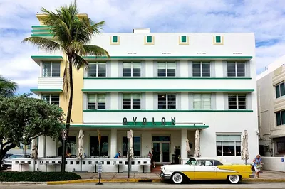 French Flair in South Beach: Art Deco District Tour