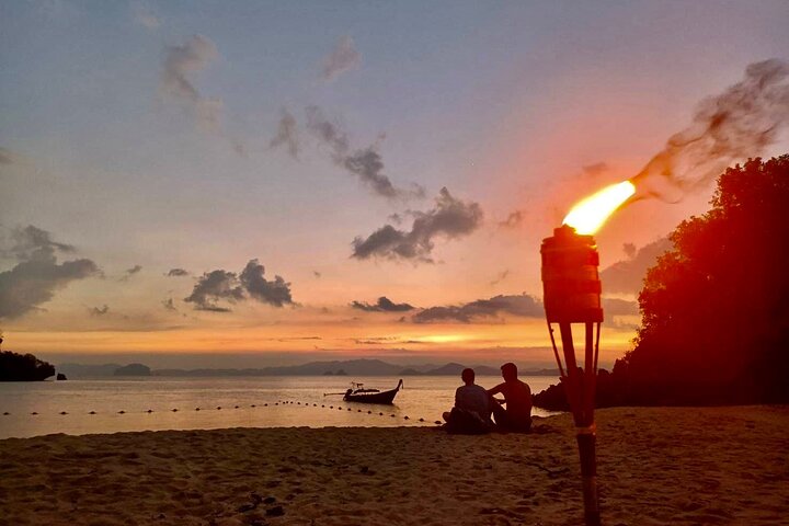 Krabi's Hong Island Sunset: BBQ, Snorkeling & Bioluminescence!