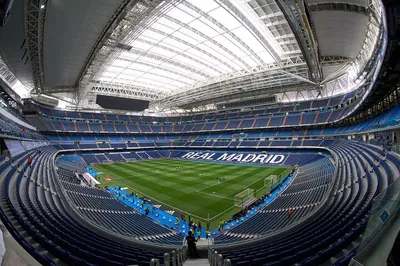 Bernabeu Stadium Tour: Real Madrid Legend Awaits!