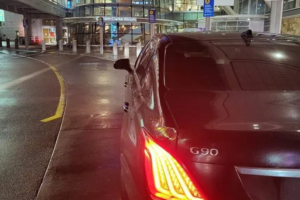 Stress-Free Seattle Airport Transfers: Your Door-to-Door Luxury Ride