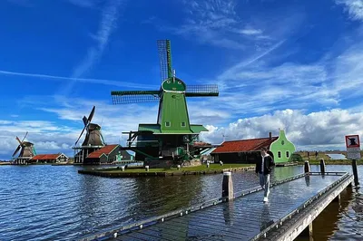 Discover Dutch Wonders: Zaanse Schans & Giethoorn Day Trip