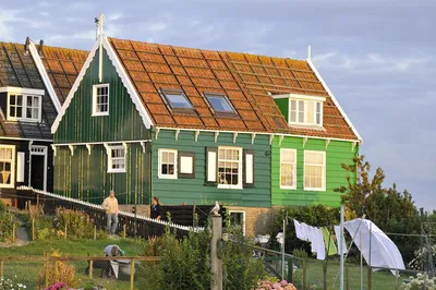 Discover Dutch Culture: Zaanse Schans, Volendam & Marken Day Trip