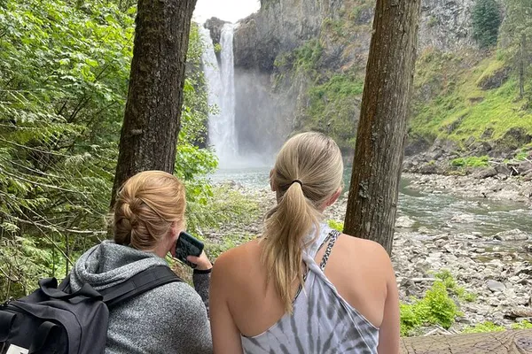 Snoqualmie Falls & Wine Tour: Seattle Day Trip