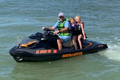 Fort Myers Beach Jet Ski Thrills: Hour of Aquatic Adventure!