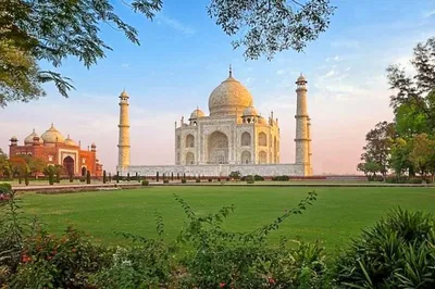 Sunrise Majesty: Private Taj Mahal & Agra Fort Tour from Delhi