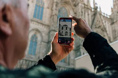 Uncover Barcelona's Secrets: A Gothic Quarter AR Audio Adventure