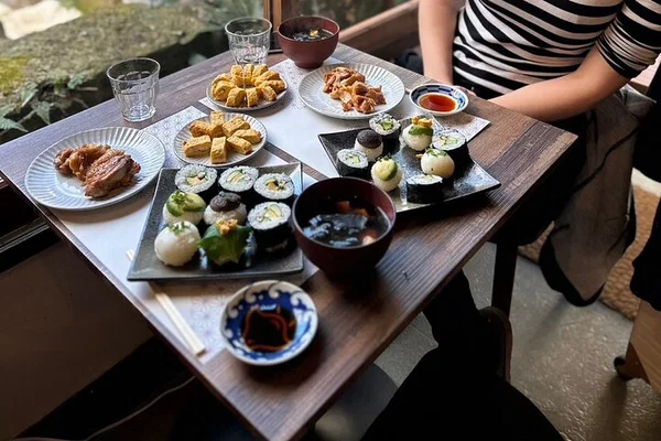 Yanaka Home Cooking: Tokyo Local Flavors