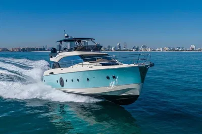 Miami Beach Yacht Life: Cruise in Style with Captain Beneteau!