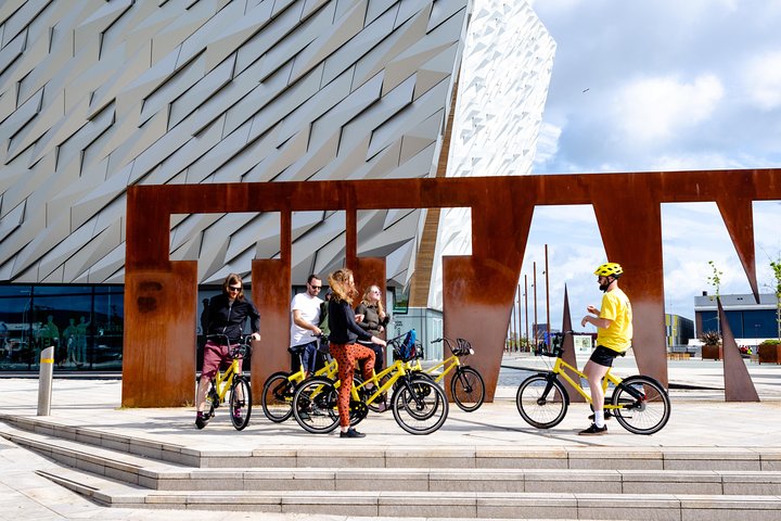 Belfast Bike Tour: Explore Murals & Hidden Gems!
