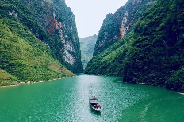 Unveiling Ha Giang: A Luxurious Small Group Car Tour Adventure