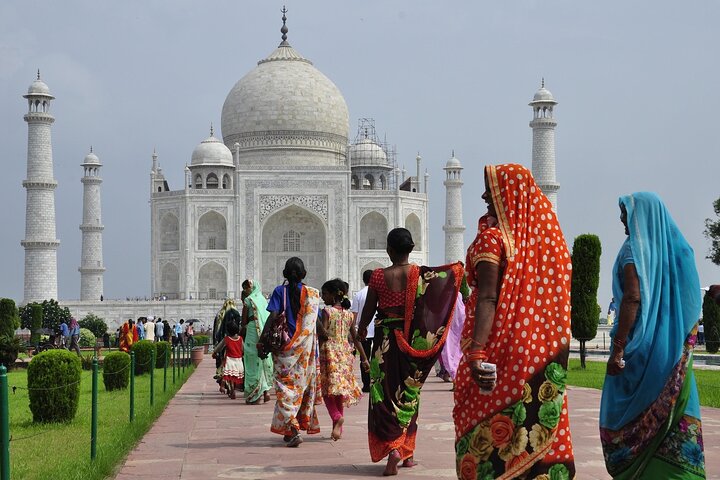 Taj Mahal & Agra Adventure: A Luxurious 2-Day Flight Tour from Goa