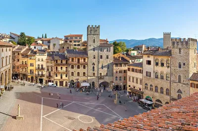 Arezzo Family Adventure: Uncover History's Secrets Together!