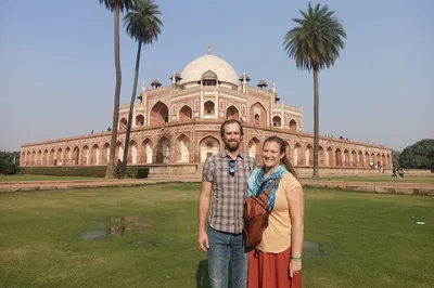Discover Delhi's Soul: A Tuktuk Ride Through Old & New Worlds