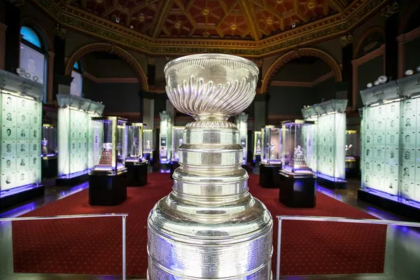 Hockey Hall of Fame: See the Stanley Cup!