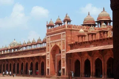 Unveiling Mughal & Rajput Splendor: A Day Tour from Agra to Jaipur