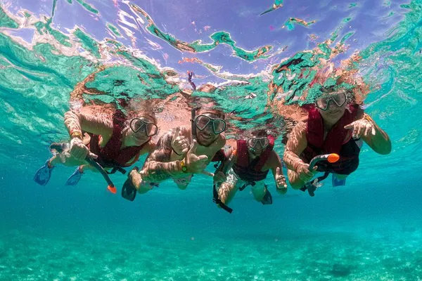 Discover Leranto Bay's Underwater Wonders: A Snorkeling Adventure