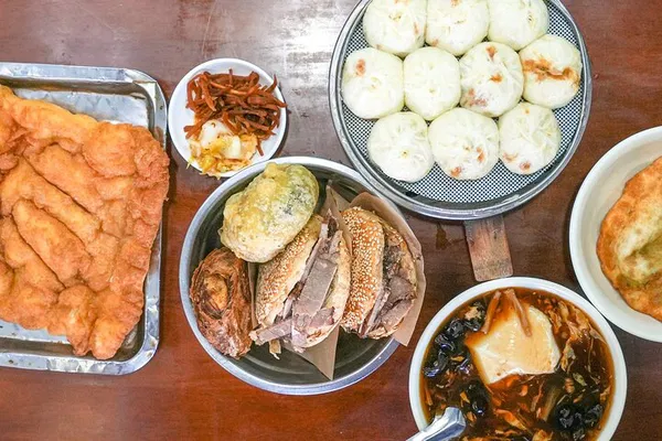 Savor Beijing: Authentic Hutong Breakfast Food Tour Adventure