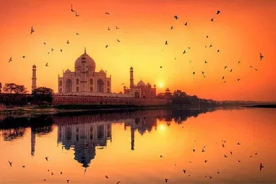 Unforgettable Agra: A Private Full-Day Historical Adventure by Gatimaan Express
