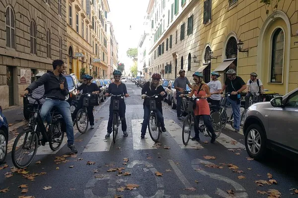Rome on Two Wheels: 24-Hour Bicycle Adventure!