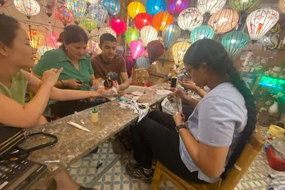 Hoi An: Ancient Town Walking Tour & Local Market