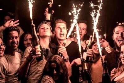 Barcelona's Electric Private Pub Crawl: Unleash the Night!