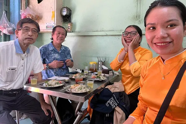 Saigon Street Food Scooter Tour: Eat Like a Local!