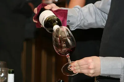 Spello Tuk Tuk Wine Tour: Family Fun in Italy!