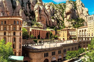 Montserrat Monastery: Barcelona Shared Tour - Explore History & Culture