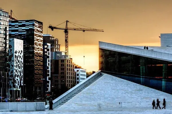 Oslo's Contrasts: City Walk of New and Old!