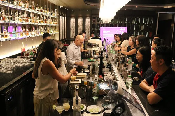 Bangkok Cocktail Academy: Unleash Your Inner Mixologist!